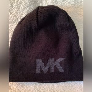Michael kors Beanie and scarf